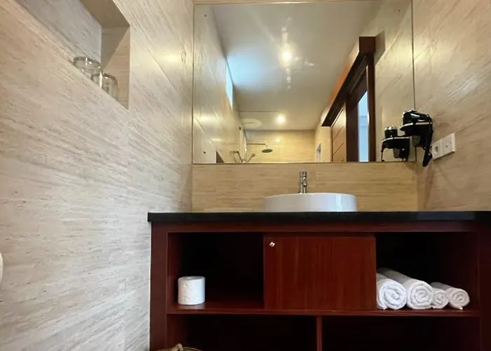 Gasthof Kayu Sugih Palace 4*