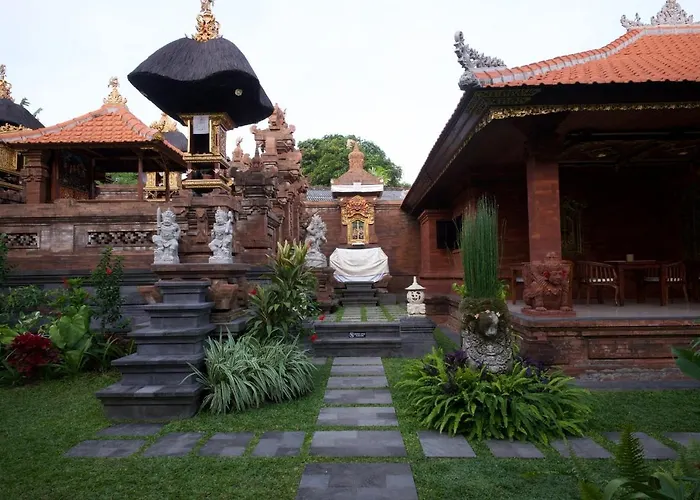 Kayu Sugih Palace